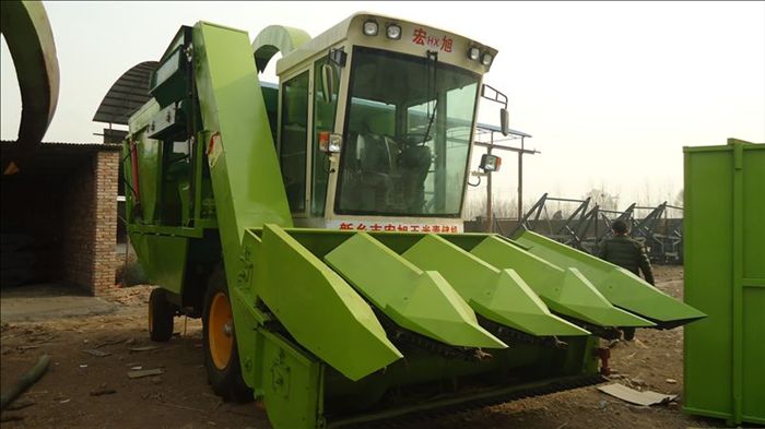 玉米秸稈青儲回收機(jī)