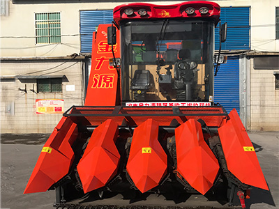 四行玉米收割機(jī)